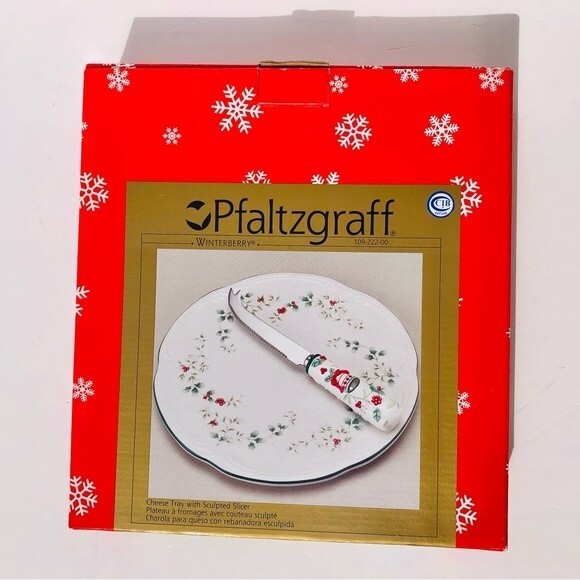 PFALTZGRAFF CHEESE TRAY WITH SCULPED SLICER WINTERBERRY 8" ROUND - Picture 6 of 7